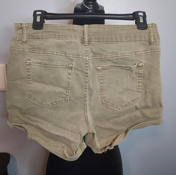 Vanilla Star Mid Rise Midi Distressed Camo Green Size 11 - Picture 6 of 7